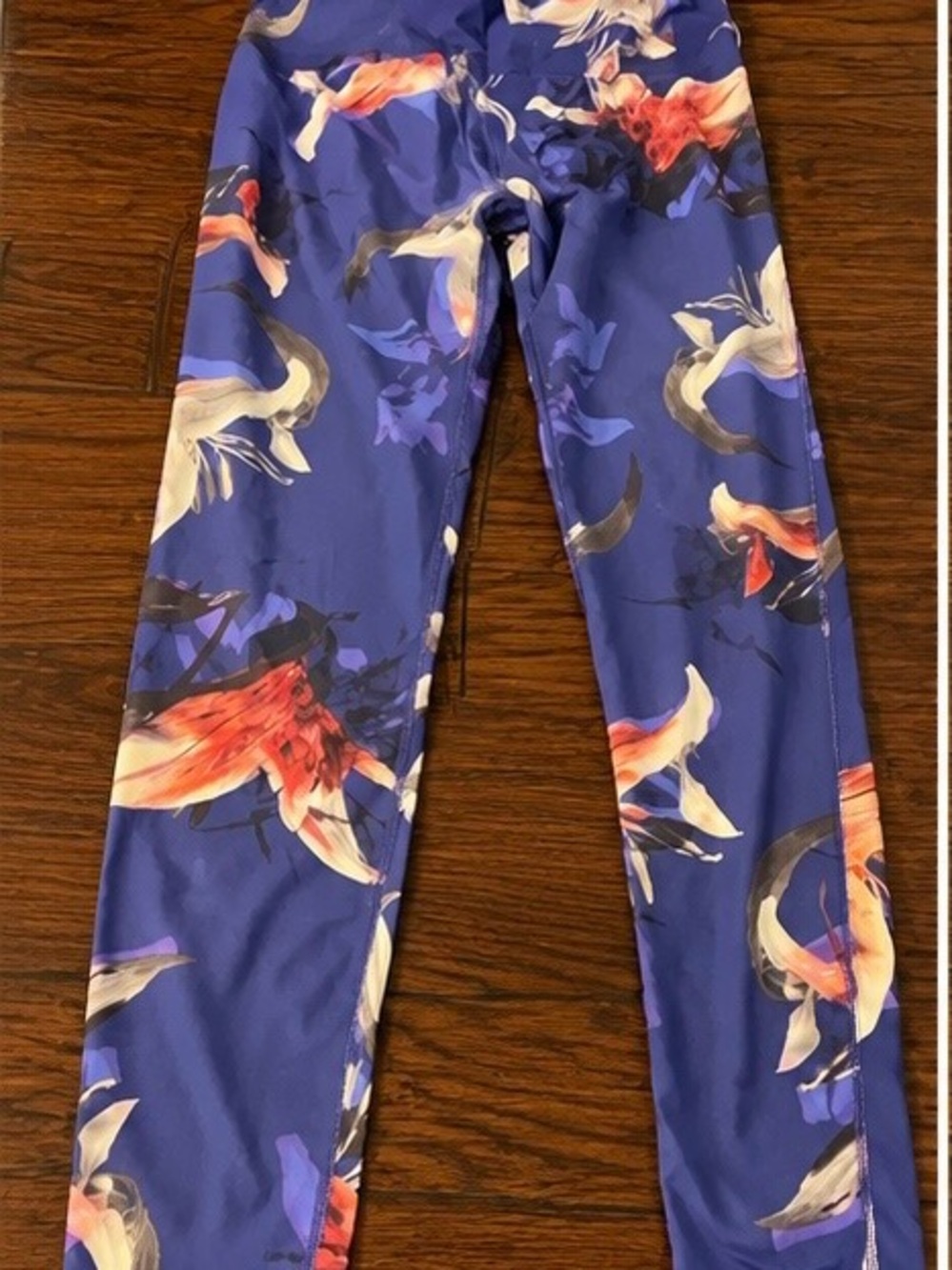 Woman’s Floral Print Active Leggings in Blue